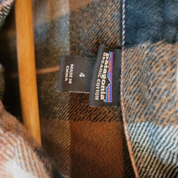 Women's Patagonia Flannel—Size 4 - Picture 3 of 3